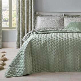 Evesham Green Velvet Quilted Bedspread Evesham Green Velvet Quilted Bedspread