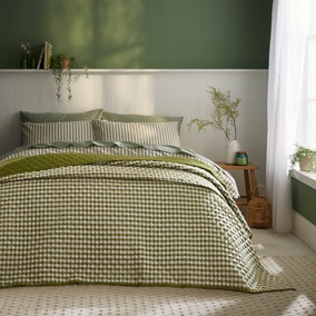 Portloe Woven Quilted Bedspread Portloe Woven Quilted Bedspread
