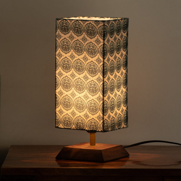 'Paisley-Carved' Decorative Table Lamp In Mango Wood (33 Cm, Without Bulb, Handcrafted)